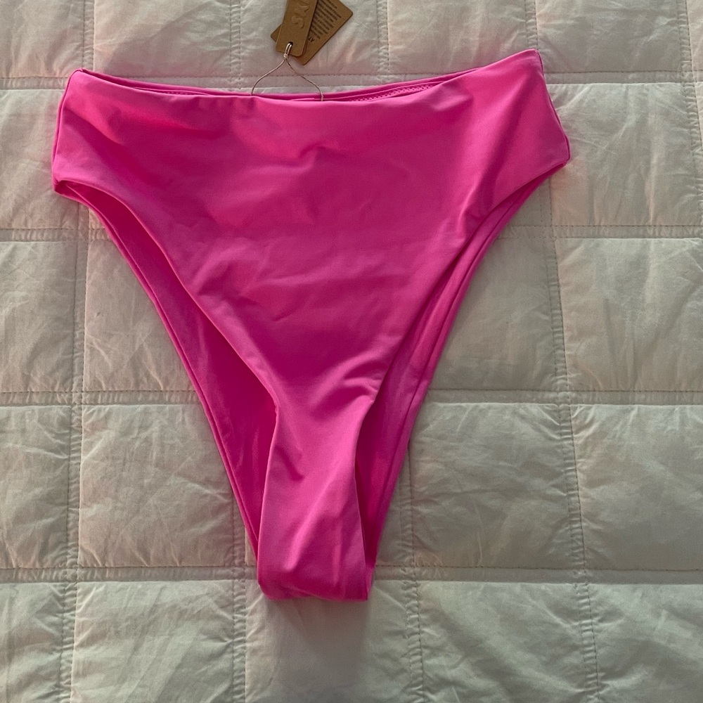 Skims swim mid waist bottoms in taffy, size small- sold out online, brand new!!!